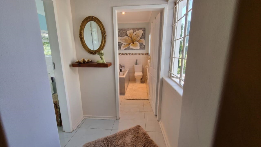 5 Bedroom Property for Sale in Kellys View Free State